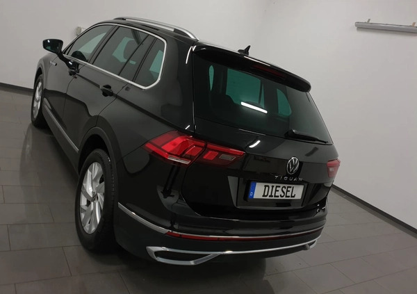 Volkswagen Tiguan cena 124999 przebieg: 126000, rok produkcji 2022 z Debrzno małe 781